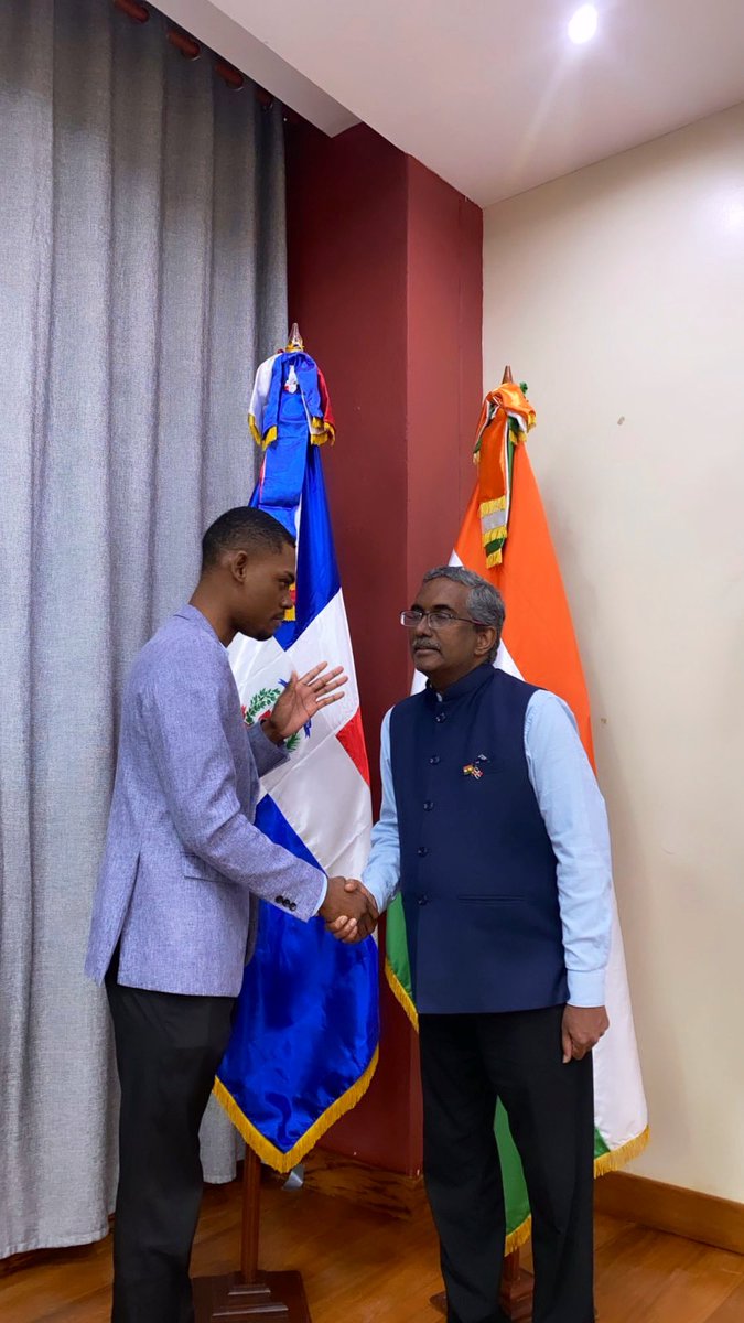 JamesDerifond's tweet photo. Fue un honor asistir a la conferencia organizada por @conerird , titulada “Presente y Futuro de las Relaciones entre la India y la República Dominicana”, con la distinguida participación del embajador Extraordinario y Plenipotenciario de la India en el país, @ramuabbagani . https://t.co/PKMQkHftB1