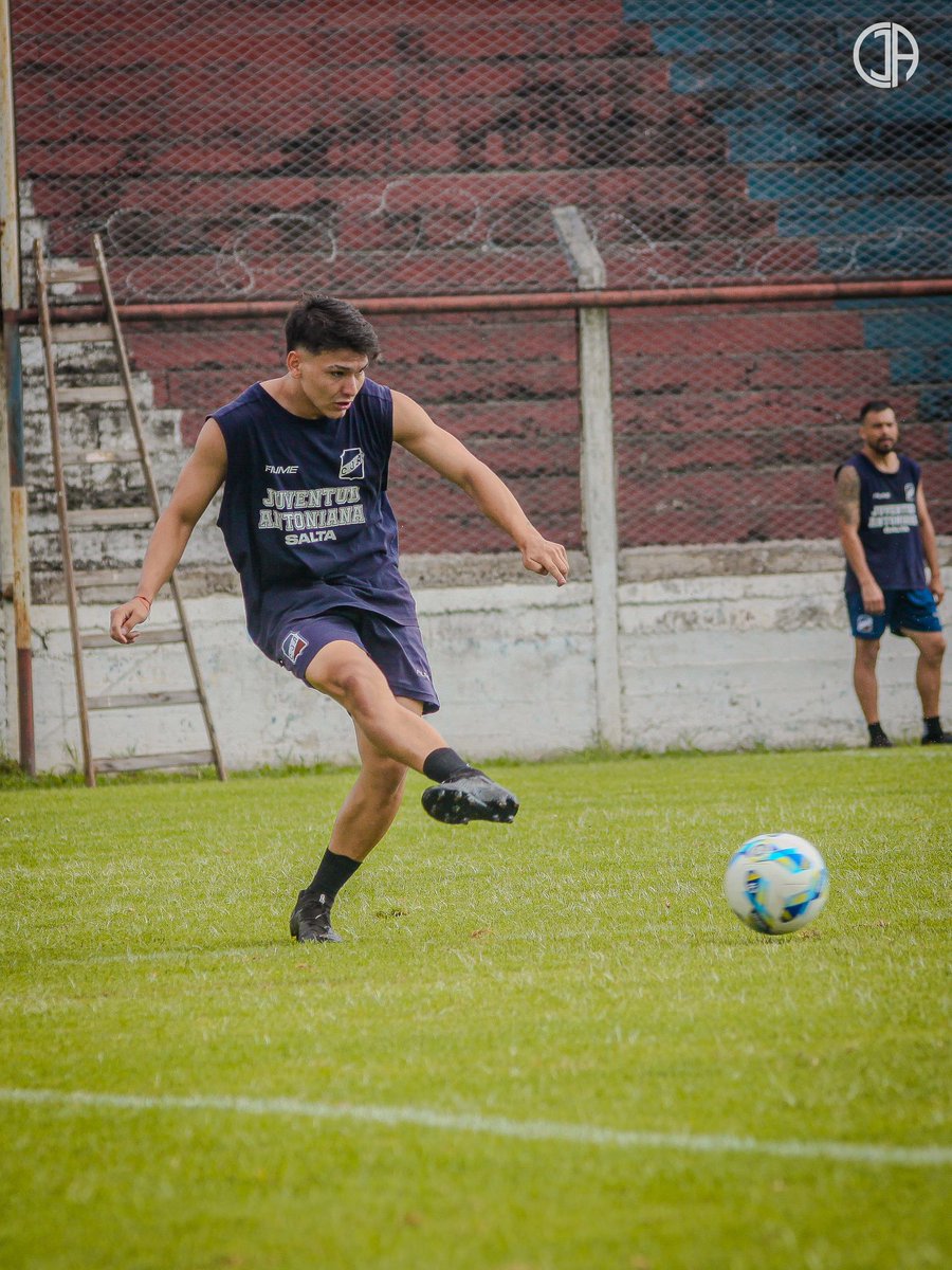 2025🔵⚪️🟤😁