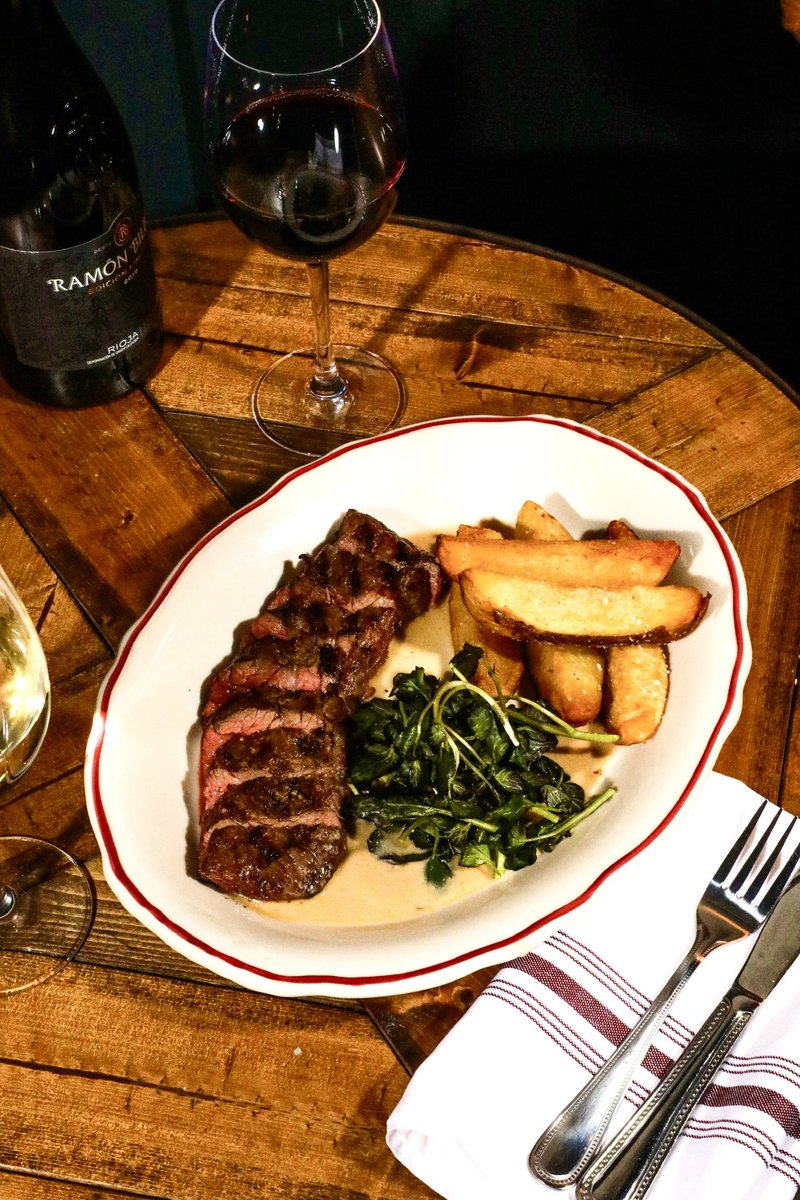 Your go-to spot for delicious eats &amp; drinks before a night out downtown.
From shareable plates to amazing main entrées, we have something for everyone.
Reservations available via @opentable 📕
Join us this weekend!
627 H Street NW
#chinatownDC