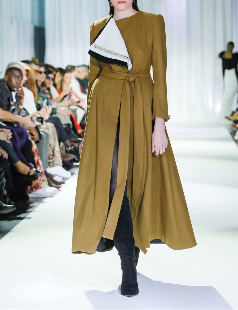 EngBalqeesT's tweet photo. Rafael Urquizar Fall Winter 2025-26 😍 Fashion Week 
#fashion #style #fashiondesign #artist #fashionews #sewing #Handymade #luxury #London #fashionstyle https://t.co/XFLokbiZsm