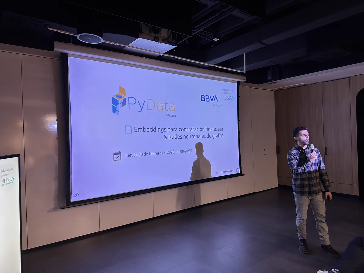 En la charla de pydata madrid embedings para contratación financiera