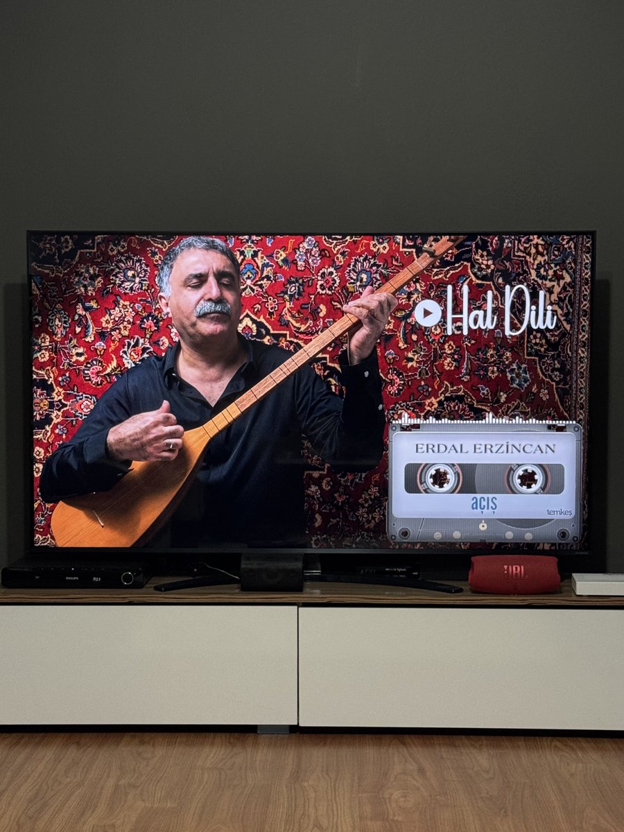 sinaneseryel's tweet photo. @erdalerzincan @YouTube Yüreğinize gönlünüze sağlık hocam 🧿❤️ https://t.co/ERch1bgfi4