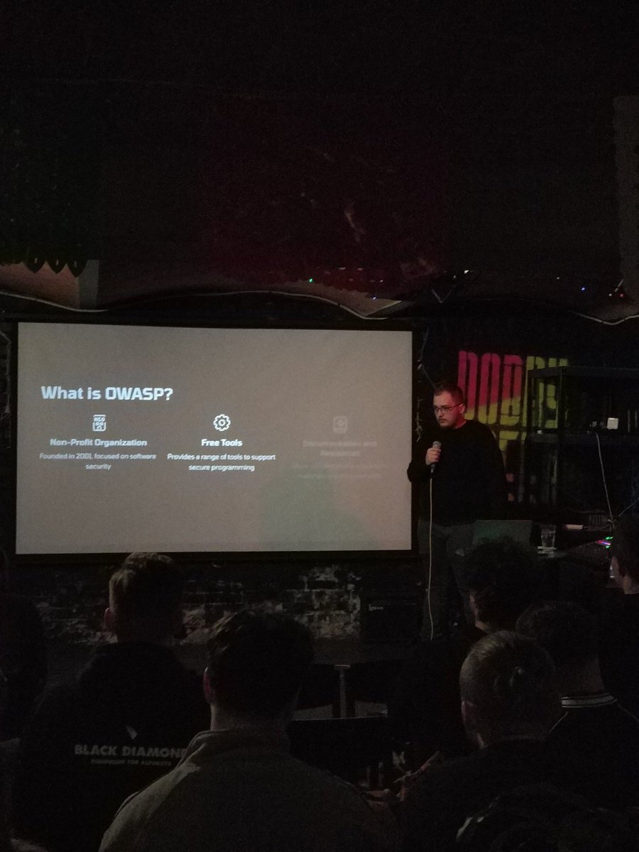 FlutterCracow's tweet image. Second presentation is about #flutterdev app security. #fluttersilesia