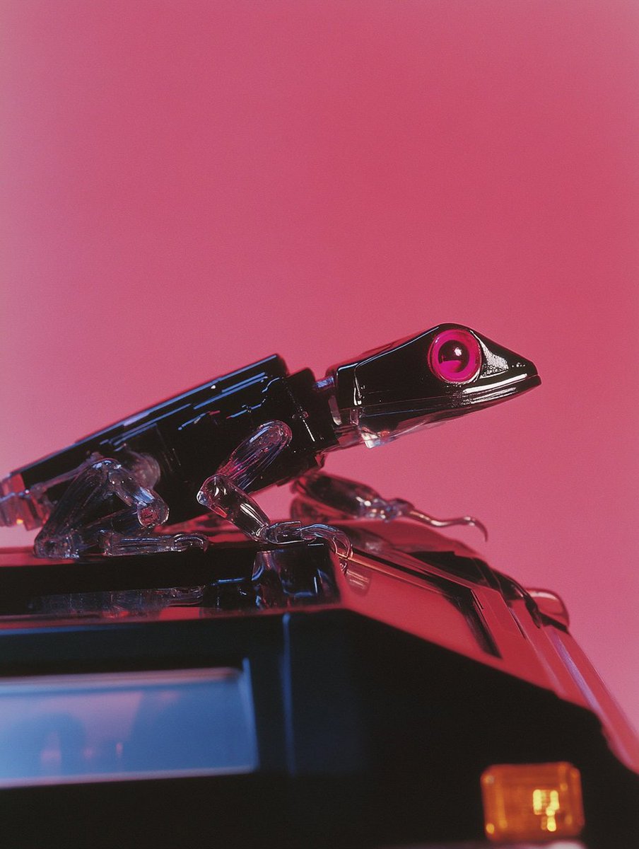 cosimo_ai_ctlg's tweet image. lizard robot