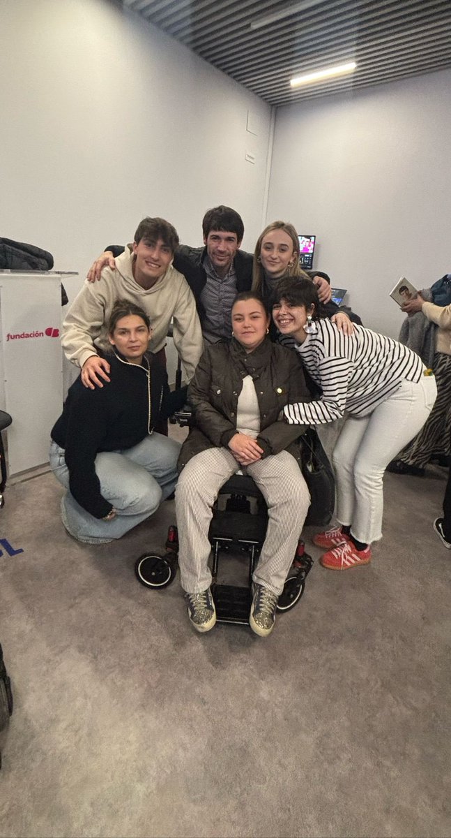 Ayer con  Juan José Ballesta en la presentación su libro "La vida mejor: El Bola, la fama, el cine y todo lo demás" en Fundación CB 📘 
Conocimos al actor y descubrimos un testimonio inspiracional que conectó con el público para acercarnos a la #SaludMental