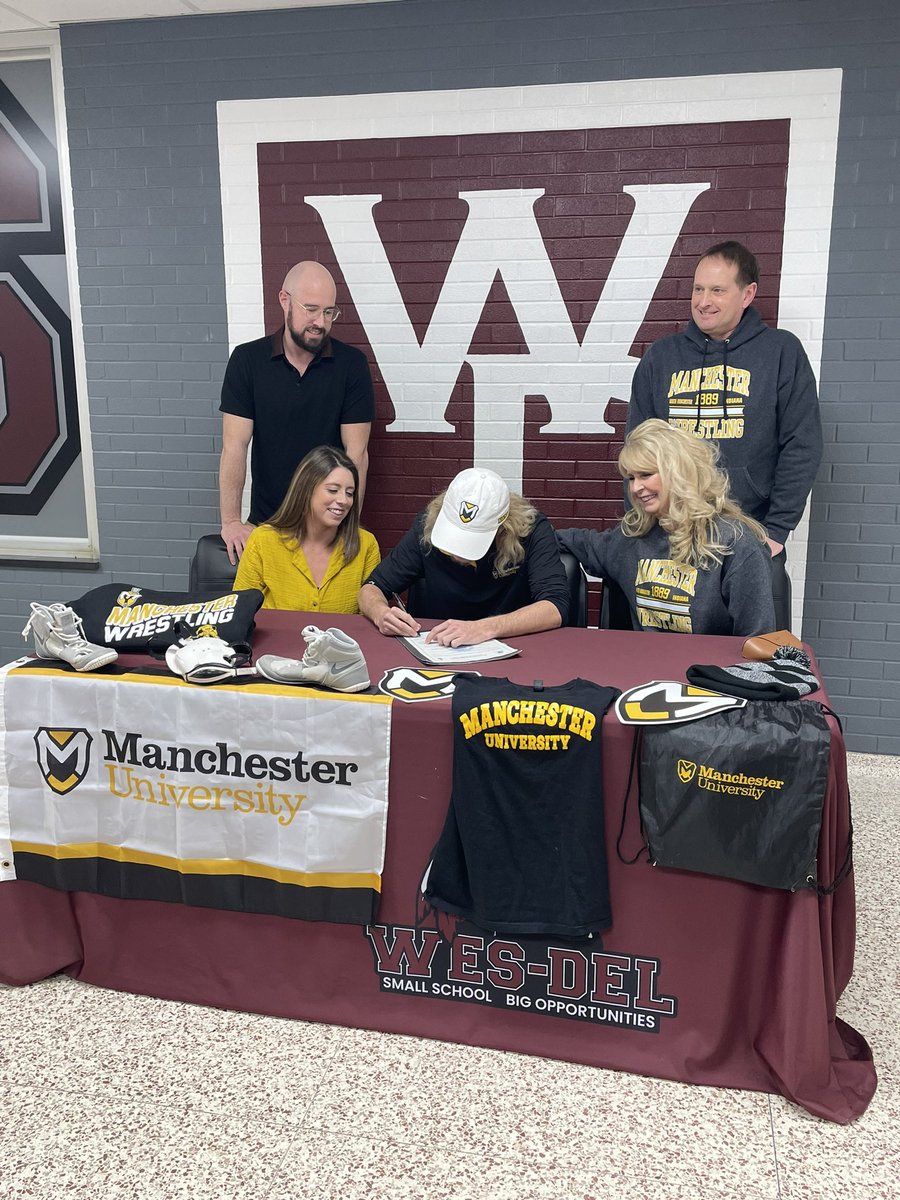 WesDelAthletics's tweet photo. Zac Reno has signed to continue his academic and wrestling careers at Manchester University! Great work Zac! https://t.co/xYfyx65tGy