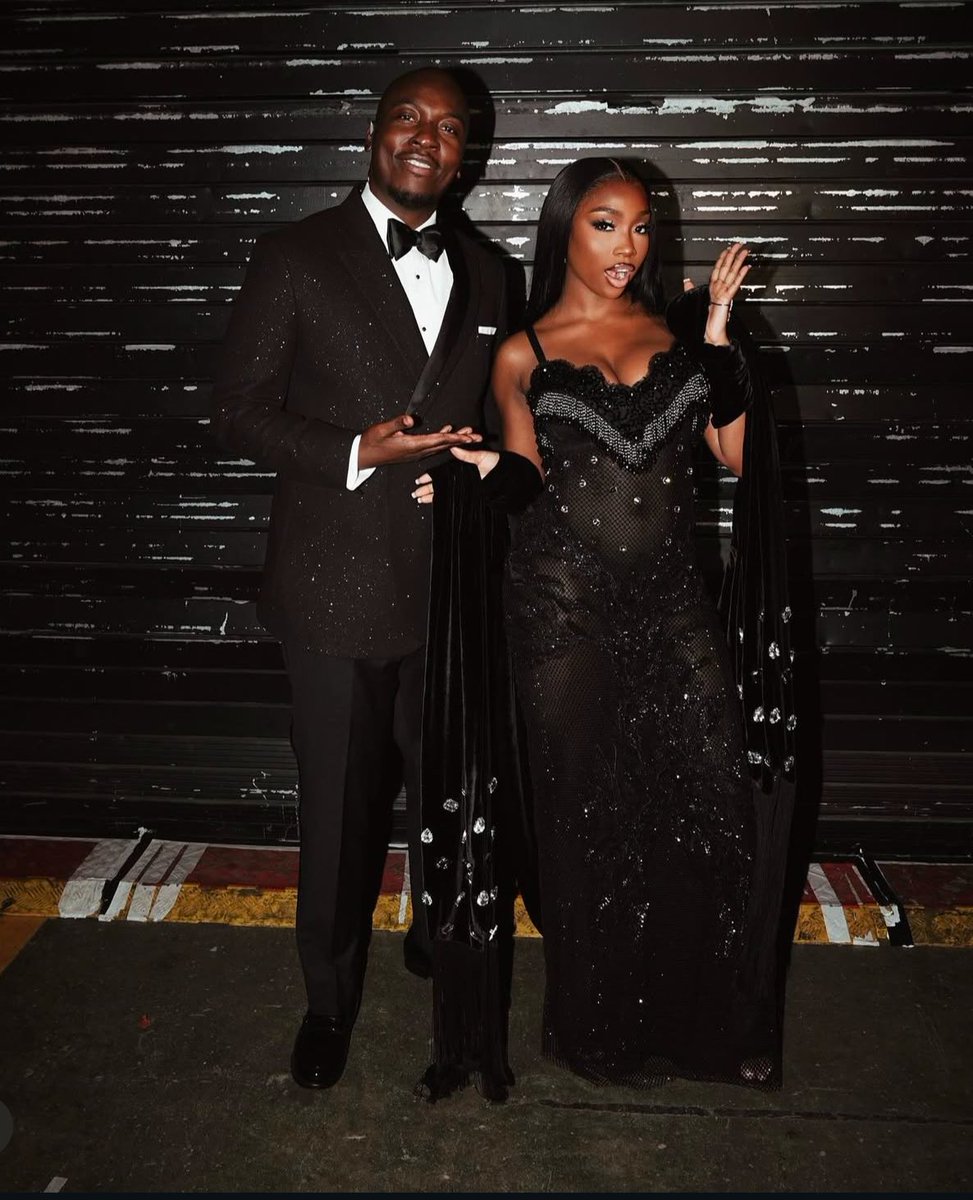 Philip Esquire tweet media