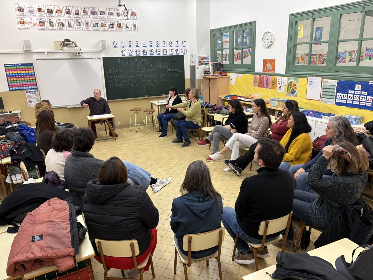 Avui hem tingut el plaer d’escoltar i preguntar a Josep Amorós, psicòleg expert en trastorns de conducta i diversitat. Hem pogut compartir dubtes, preocupacions i també capacitar-nos a l’hora de tractar la #diversitat a l’aula i a casa. #SomCasas
