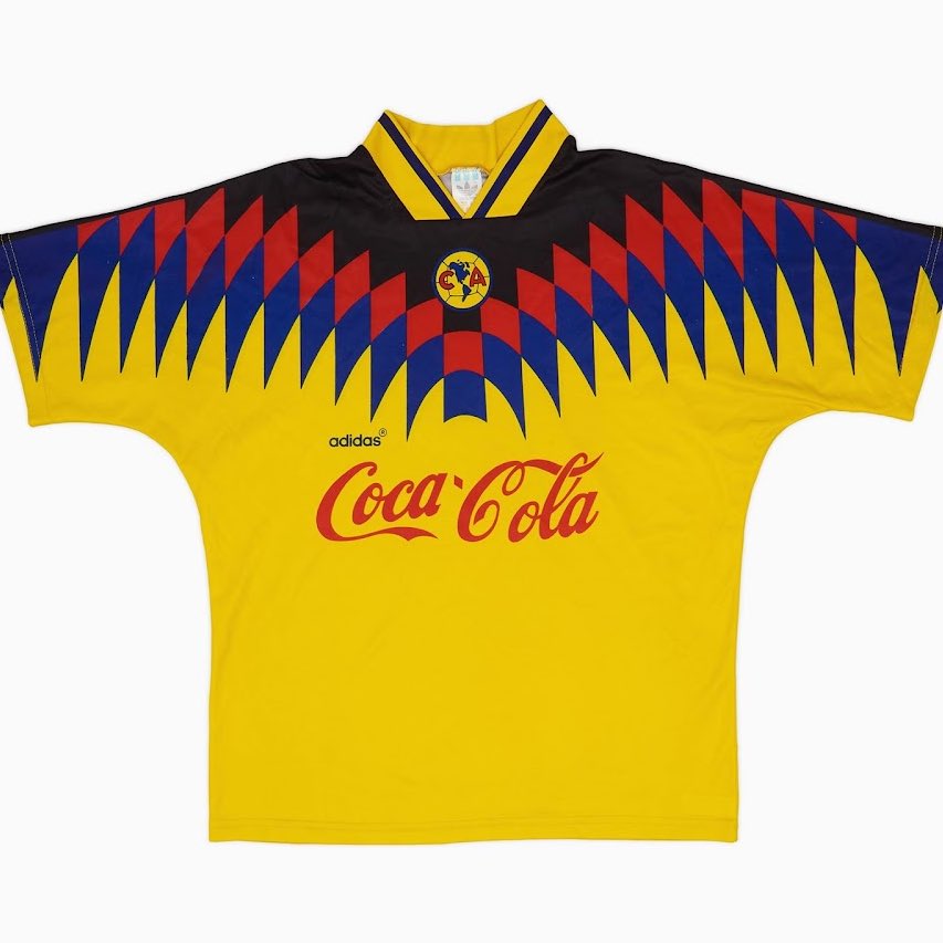 ResacaAmerica's tweet photo. 🚨¡ÚLTIMO MOMENTO!🚨

El primer diseño de Adidas con América será inspirado en la icónica camiseta del Club América de 1994-96. 🤩

¿Qué les parecería un jersey así? 🦅

📰 vía: @Footy_Headlines https://t.co/RPatllaLDh