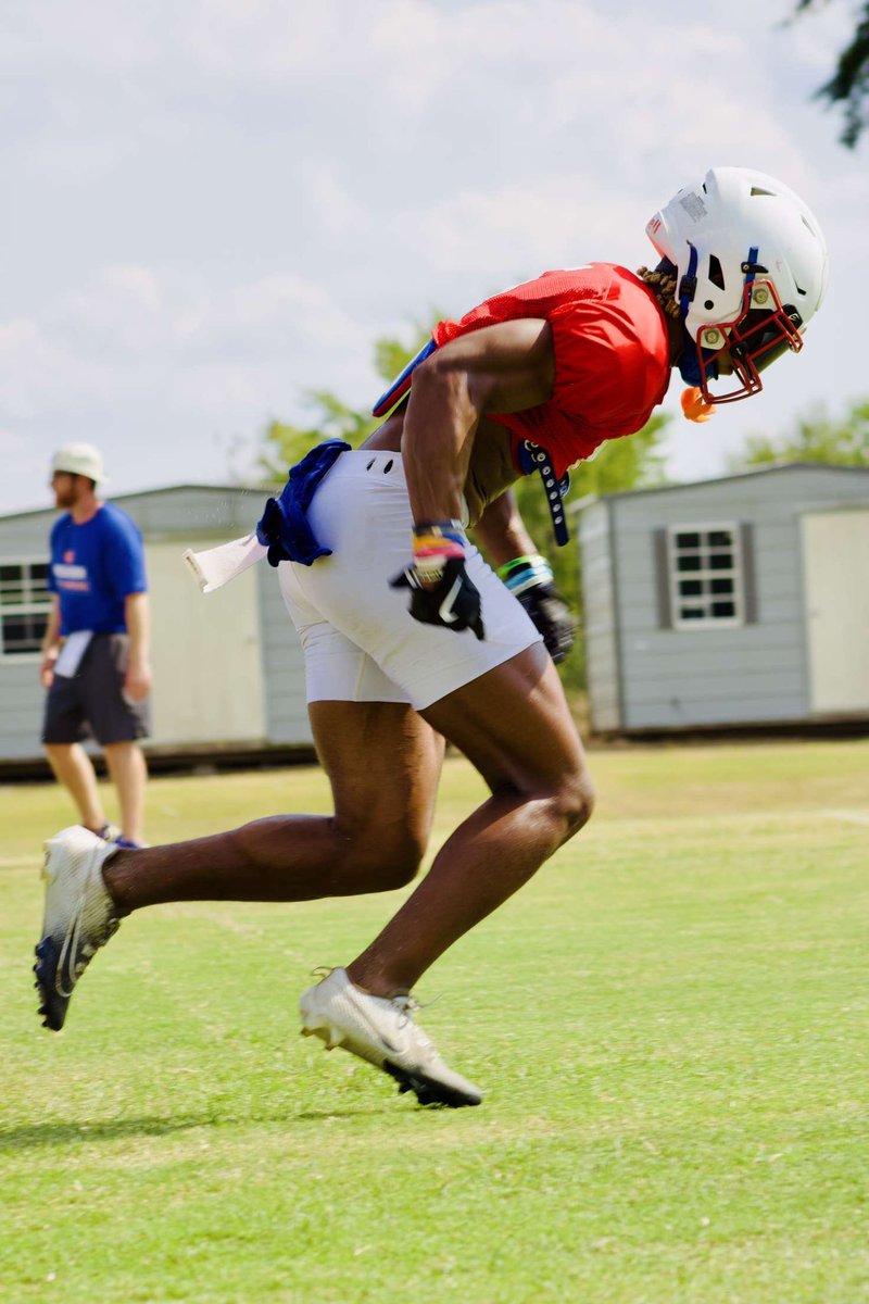 officially 18, thank you lord for allowing me to be healthy and letting me see this beautiful day💚