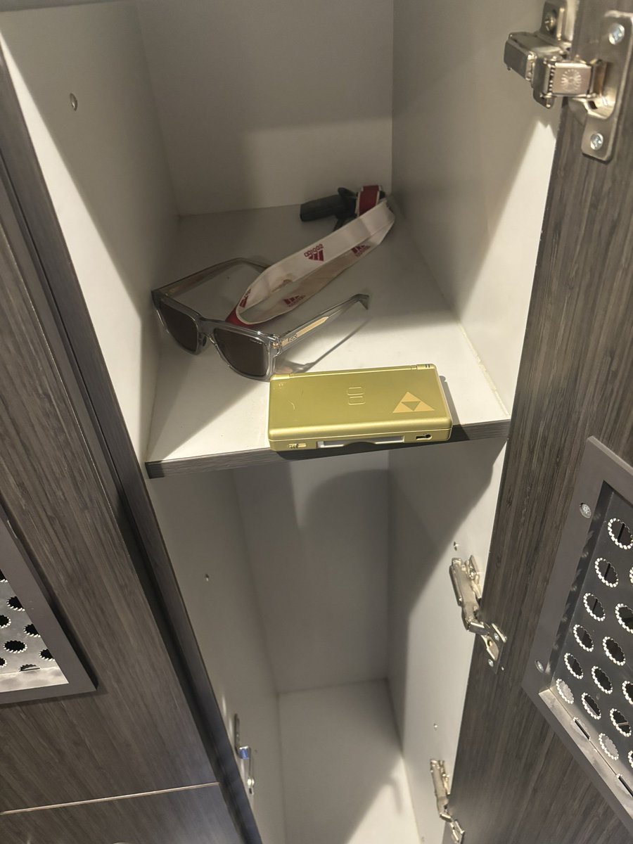 benjamin e. tweet media