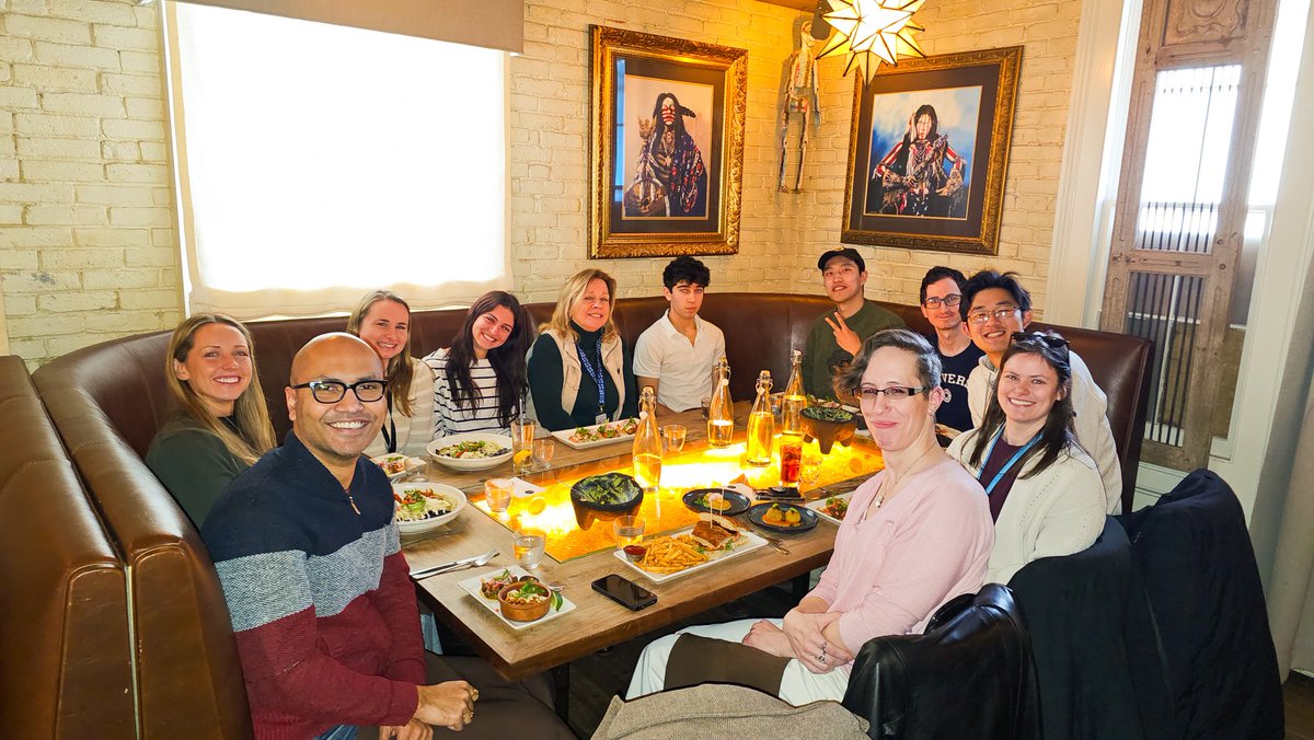 Lunch with the lab and the clinical research team. 😇☺️
#research #clinicaltrial #yaleuniversity #team #neuromuscular