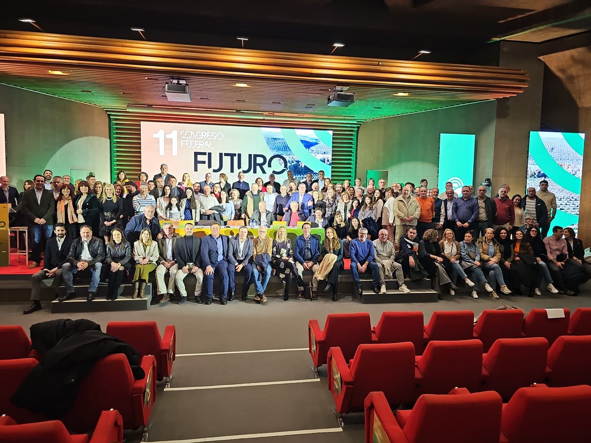 Desde #agripool  damos una cálida bienvenida a <a href="/CristobalCano26/">Cristóbal Cano Martín</a>,contamos con el para continuar fortaleciendo las OPs en América Latina 🤝
Nos despedimos con gratitud de <a href="/LorenzoRamosUPA/">Lorenzo Ramos Silva</a>, quien desde 2010 ha presidido <a href="/acodea_/">Acodea</a>, dejando una huella invaluable. ¡Gracias Lorenzo!💚🤗