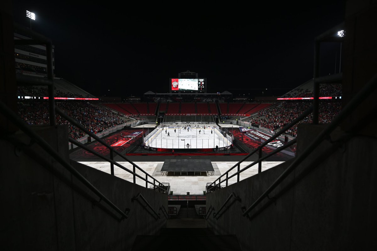 Two Years Ago Today🥹

Over 26,000 fans packed Carter-Finley Stadium for our outdoor game against UNC in which we went on to win 7-3. 

What a night for hockey in the state of North Carolina🐺