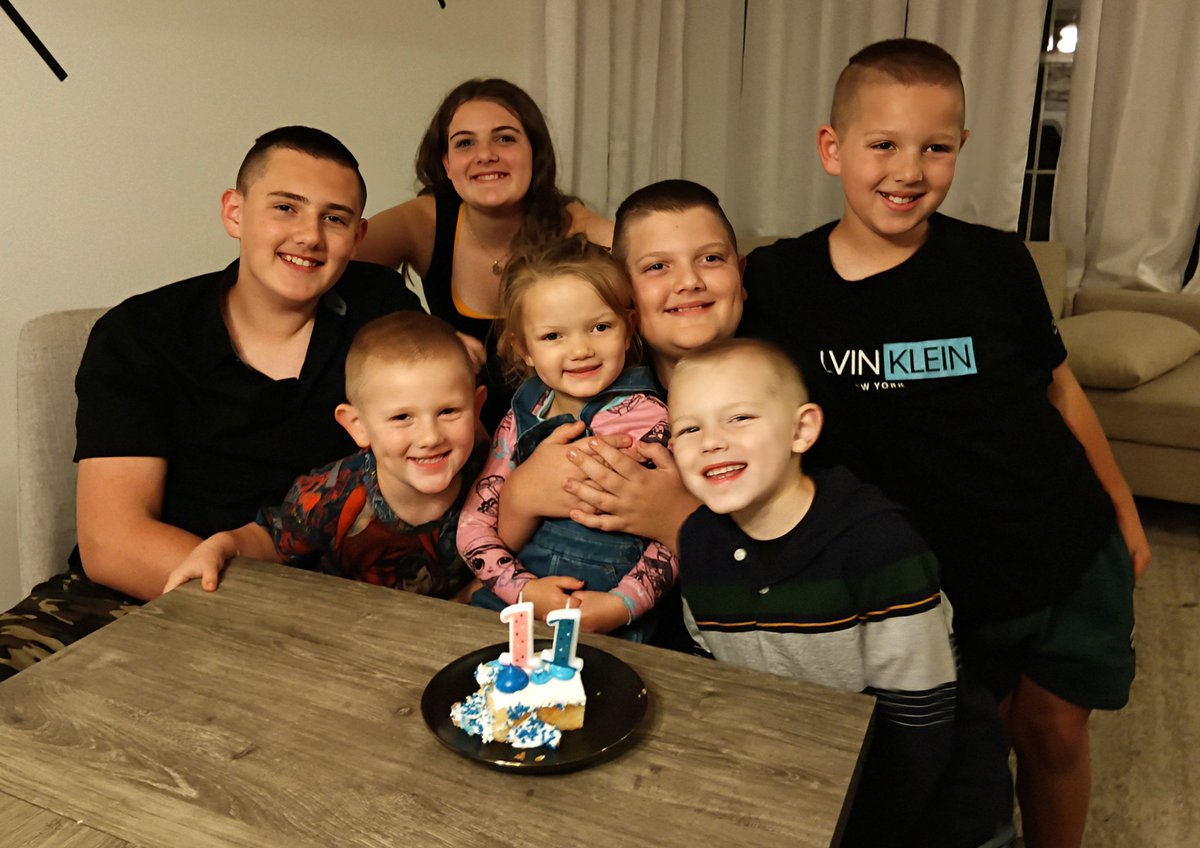 RaisingBane's tweet image. Future left tackle turned 11!