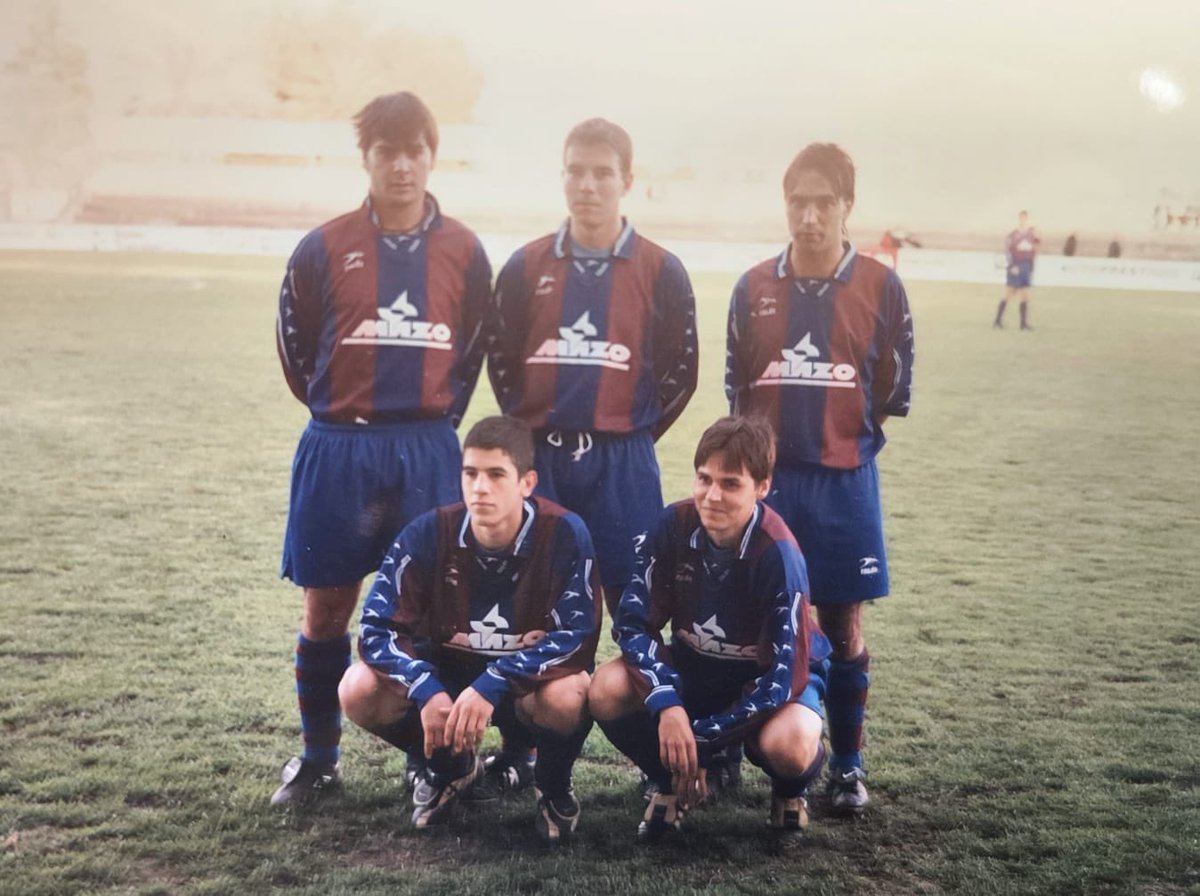 Tal dia com hui 
Hui es complixen 25 anys del debut en el 1r equip de Jose Ibáñez, qui el va fer com a titular als ordes de Toni Aparicio, per a enfrontar-se al Real Murcia. A més, van debutar Raúl Adrià i Héctor Albentosa, i Bernardo Ros i Paco Dolz sent jugadors del futbol base