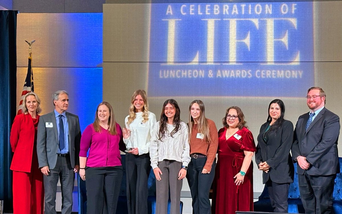 Congratulations to Kingwood Park High School  - HOSA for being named High School of the Year at the Gulf Coast Regional Blood Center!! 

Great day to be a KPARK Panther! #WeAreKPark! <a href="/KPHS_HOSA/">KPHS HOSA</a> <a href="/HumbleISD_KPHS/">Kingwood Park HS</a> <a href="/HumbleISD_CTE/">Humble ISD CTE</a>  <a href="/HumbleISD/">Humble ISD</a>