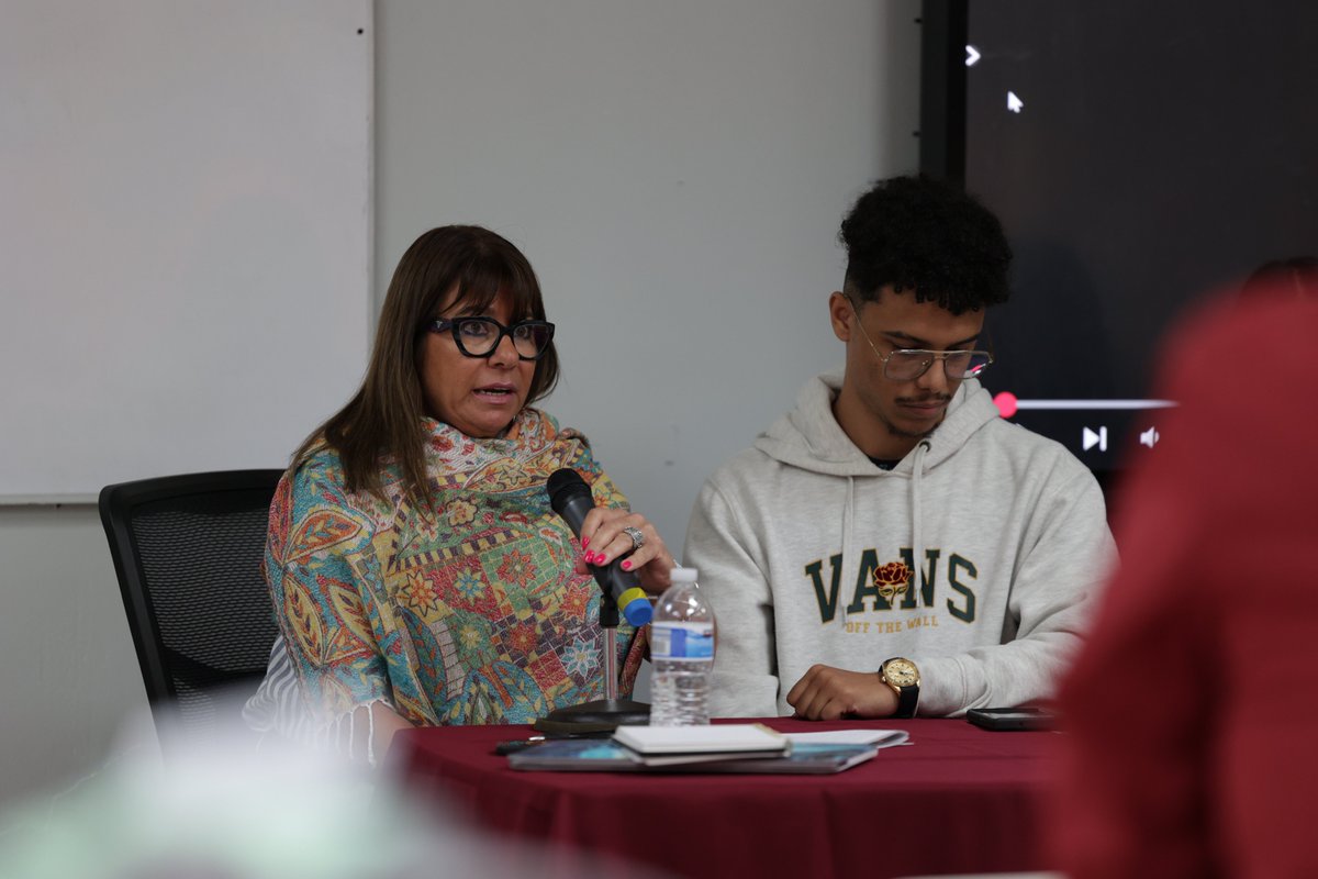 UPRHComunica's tweet photo. El pasado martes 18 de febrero, tuvimos un espacio de diálogo en el cual se reflexionó sobre la invisibilización de las mujeres en el ámbito deportivo y la importancia de integrar la perspectiva de género. 🏀💜 Se analizó cómo la falta de visibilidad, también, es una forma de violencia y cómo podemos fomentar el reconocimiento, apoyo y participación equitativa de las mujeres atletas en el deporte. 💪⚽ #InvisibilizarEsViolencia

Auspiciado por:
Bachillerato de Ciencias Sociales con Investigación- Acción Social, Programa Educativo de Género y la Oficina de Actividades Atléticas de la #UPRH

@UPR_Oficial @DeportesUprh #siemprebúhos #elnidodelosbúhos