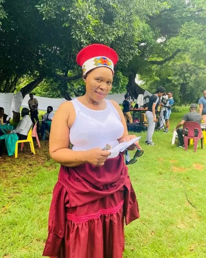 Thembisilemoth2's tweet photo. Kodwa nge Zobi zobi lami😭😭😭😭#UmkhokhaTheCurse https://t.co/LaVui0mz2F