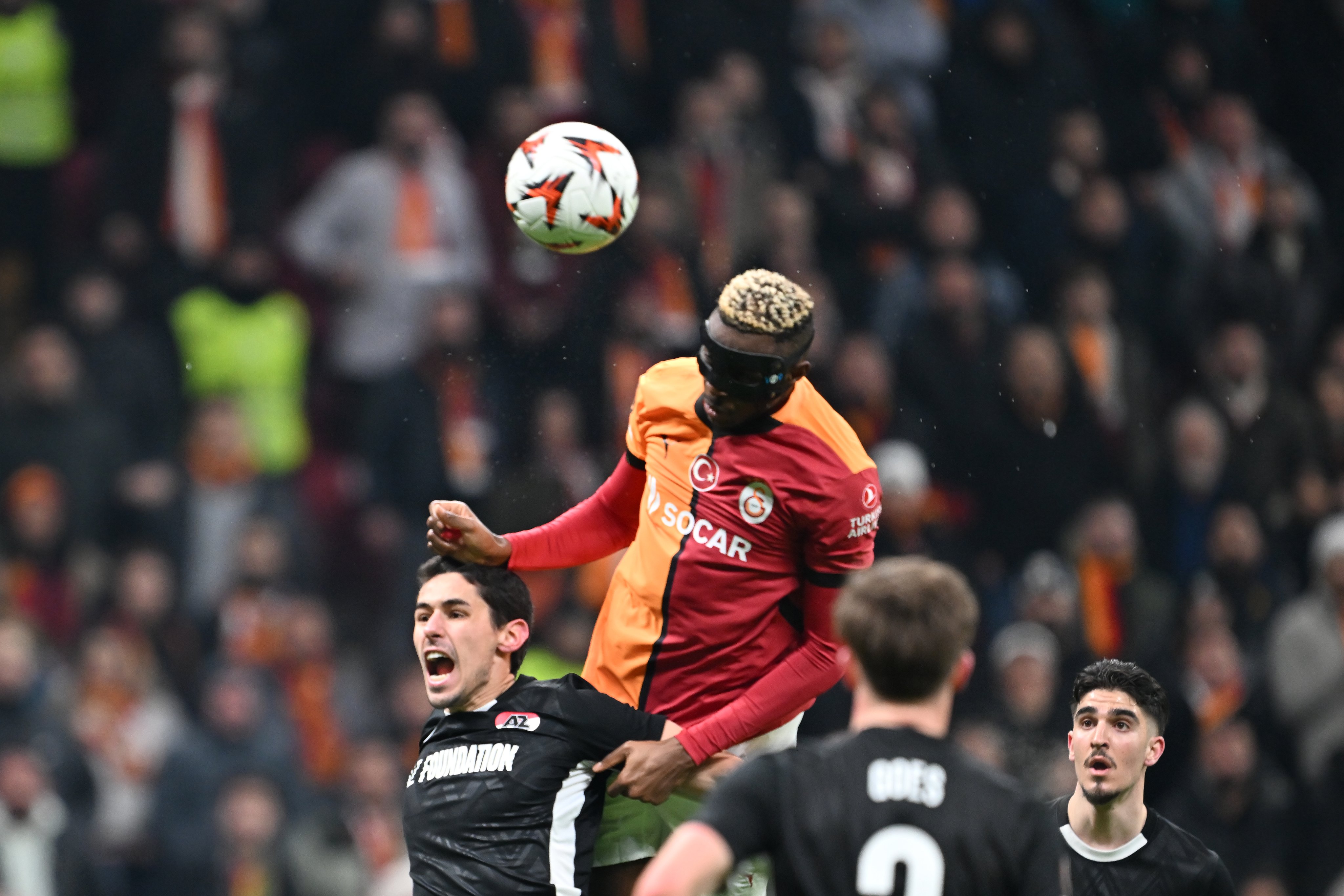 Onedio on X: "Victor Osimhen, Denso Kasius'un golüne hızlı yanıt verdi!  Galatasaray 1-2 AZ Alkmaar ⏱️ Denso Kasius 55' ⏱️ Victor Osimhen 56'  https://t.co/n8KW2I36Tu" / X