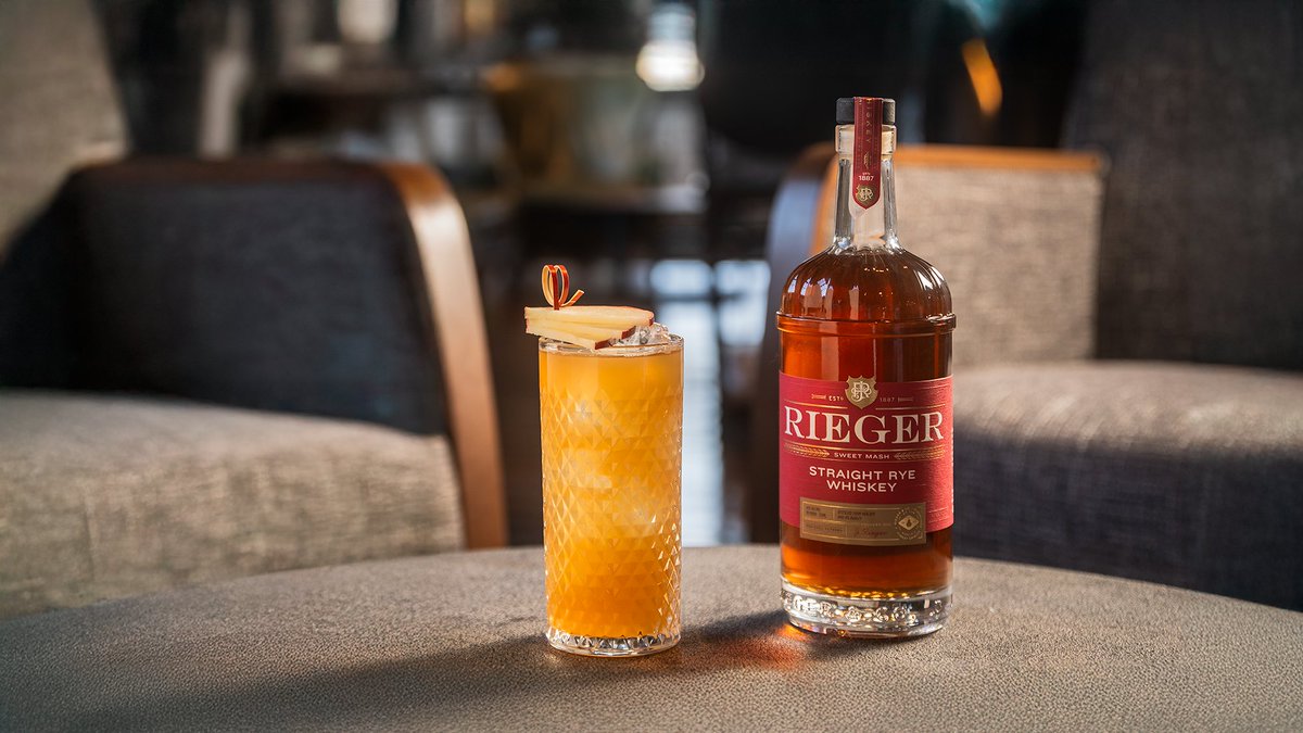 Bold, crisp, and just the right amount of spice. 🍎🥃 The Stonefence blends Rieger Straight Rye with apple cider and ginger ale for a refreshing cocktail that’s as easy to sip as it is to make. Check out our full post on IG to see the full Recipe