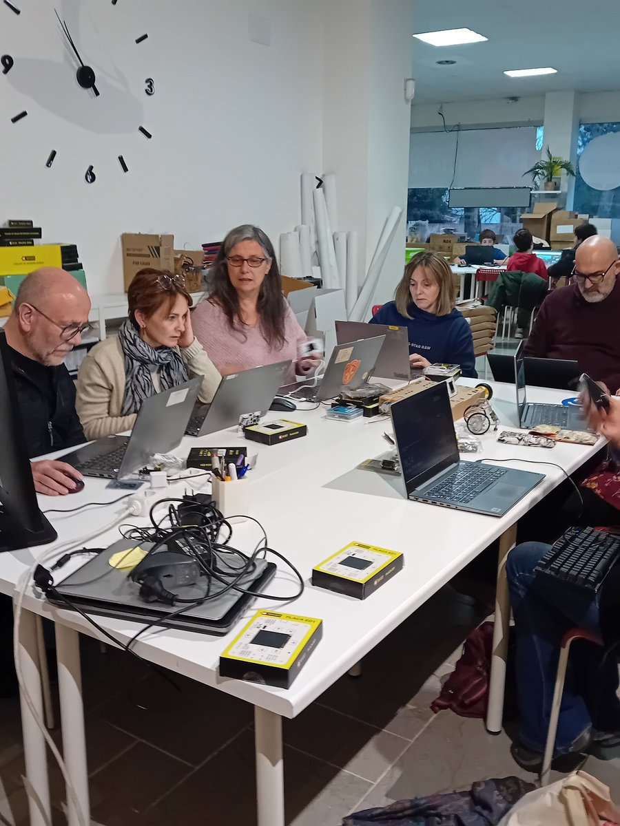 ToniMorenoRey (@tonimorenorey) on Twitter photo L'#ED1 es una placa per a robòtica
creada a Catalunya des de <a href="/citilab/">citilab</a> programable amb <a href="/microblocksfun/">MicroBlocks - @microblocks.bsky.social</a>
<a href="/ROBOLOT/">ROBOLOT</a> promociona tecnología feta a casa. Per això que avui hem iniciat formació a @olotuit i <a href="/cesirecat/">CESIRE</a> organitzada per <a href="/iceudg/">ICE Josep Pallach-SAID</a>.
Fer país també és educar!!
GRÀCIES DOCENTS!! L'#ED1 es una placa per a robòtica
creada a Catalunya des de <a href="/citilab/">citilab</a> programable amb <a href="/microblocksfun/">MicroBlocks - @microblocks.bsky.social</a>
<a href="/ROBOLOT/">ROBOLOT</a> promociona tecnología feta a casa. Per això que avui hem iniciat formació a @olotuit i <a href="/cesirecat/">CESIRE</a> organitzada per <a href="/iceudg/">ICE Josep Pallach-SAID</a>.
Fer país també és educar!!
GRÀCIES DOCENTS!!