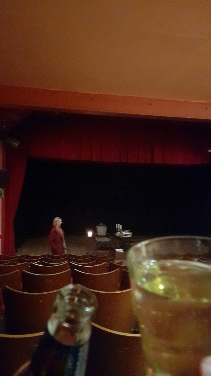 Calon_Lan's tweet photo. Settled in ready for @NunkieTheatre 📖😱💚 https://t.co/amXyoTnEk2