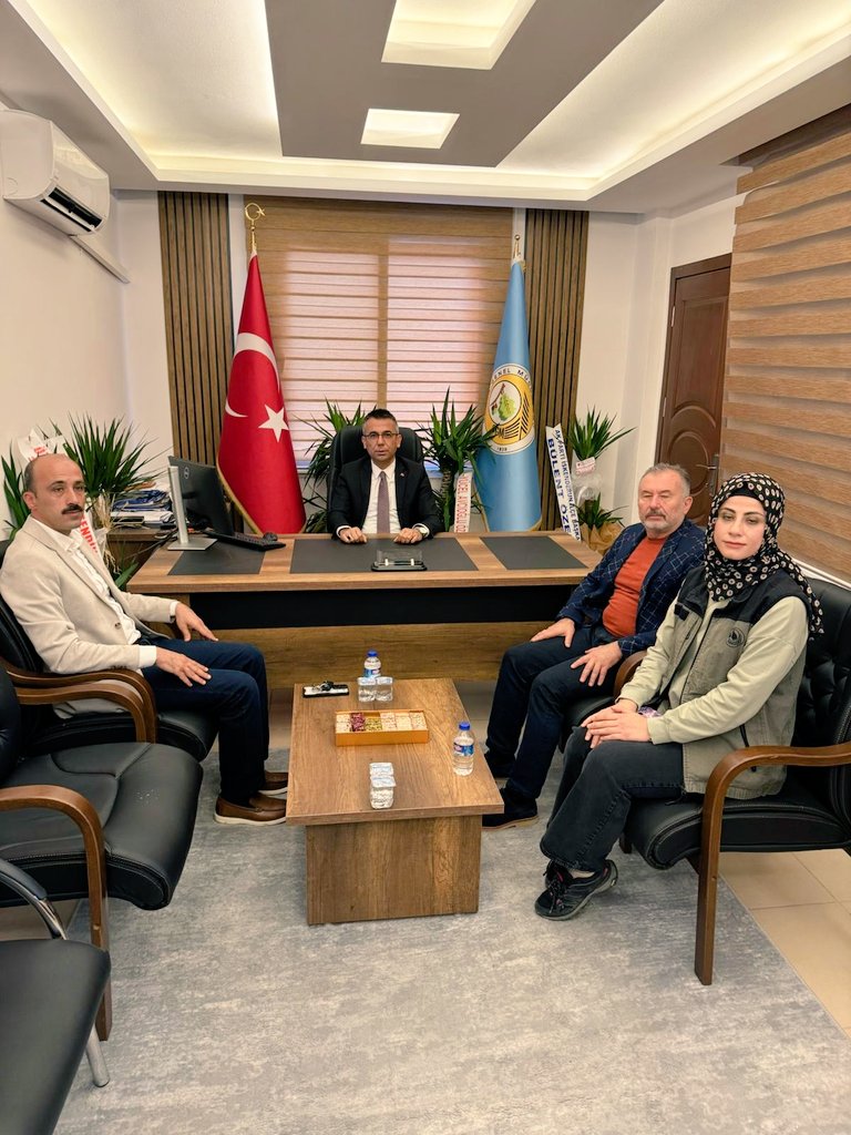 vethekali's tweet photo. Hatay Memur-Sen Başkan Vekili ve Bayındır Memur-Sen Şube Başkanı Huseyin Tutar ile beraber, Hatay Orman Bölge Müdürlüğü ne Bölge Müdürü olarak atanan İlkay Günay  ziyaret ederek, görevinde Başarı dileğinde bulunduk.
Misafirperverliği, için kıymetli Müdürümüze teşekkür ediyoruz. https://t.co/sx8SdIRtRB