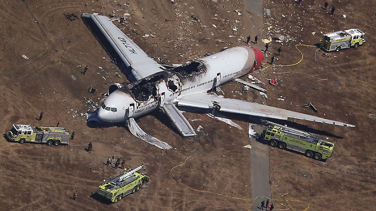 CastefyFnbr's tweet photo. LFD, the all time 🇦🇹 New York quaker and LEGEND @123Graupel 🕊️🕊️🕊️ died in a plane crash at a trip to New York , there where terrorists on his plane so his pilot👑 crashed the plane in a corn field instead in a Tower GGs RIP🕊️🕊️🕊️ https://t.co/NdCoc9altm