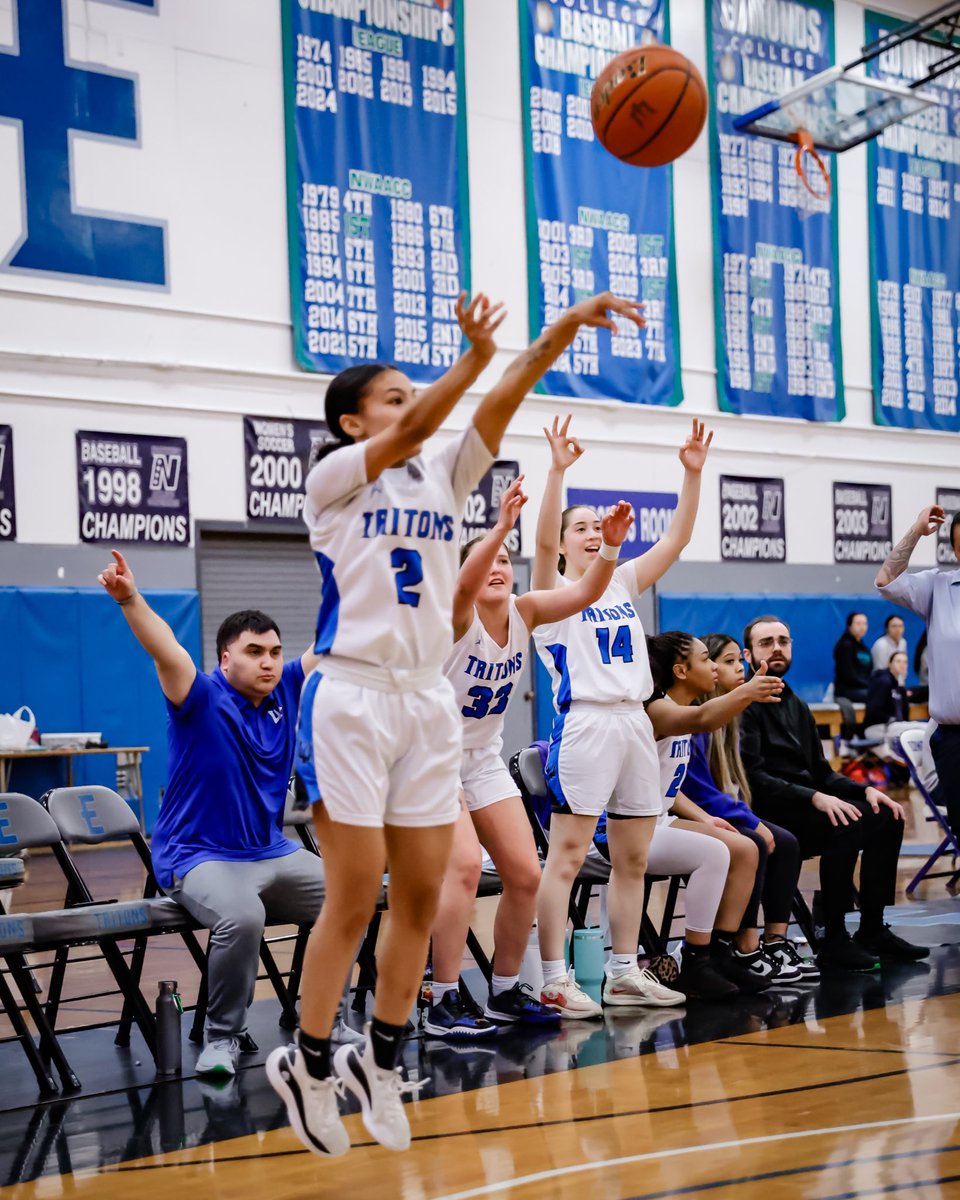 EdmondsTritons's tweet image. 🔱🏀 @EdmondsWBB earned a 75-67 victory at Whatcom last night. 

Edmonds sits at 7-5 in region play and will need to defeat Bellevue on Saturday to keep their playoff hopes alive. 

#TritonPride