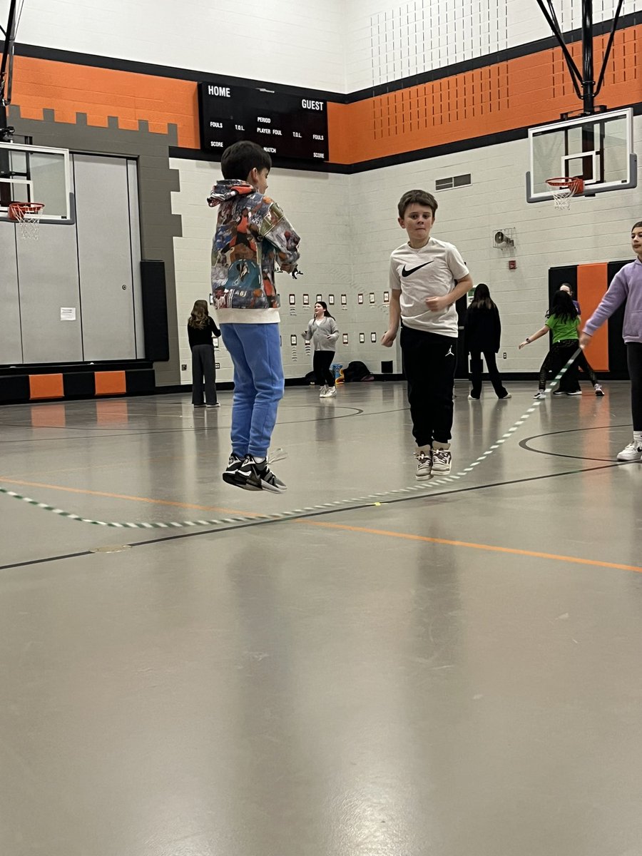 AmyKonoff's tweet photo. Day 3 afternoon pics from Kids Heart Challenge! #otsegoknights #kidsheartchallenge https://t.co/32tNWOeb2n
