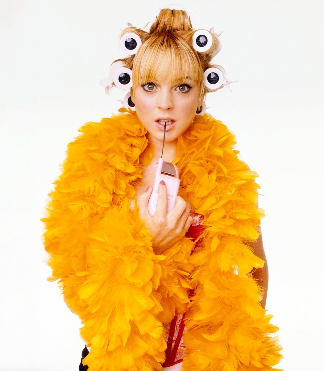 lavitalohan's tweet photo. 21 years ago today, CONFESSIONS OF A TEENAGE DRAMA QUEEN released in theaters with Lindsay Lohan starring as the iconic Lola. https://t.co/Qp0UVsY1W2