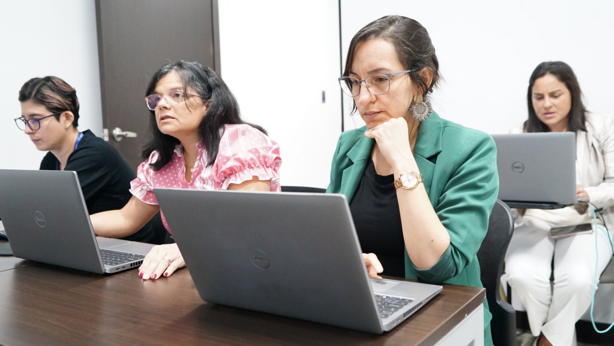 PNUD_CR's tweet photo. 📊🌎 Desde @PNUD_CR impulsamos el uso estratégico de los datos y facilitamos soluciones de desarrollo que fortalecen las capacidades de las personas y de nuestras contrapartes.
En el marco de la iniciativa #PowerOfData, capacitamos en #PowerBI a personas del equipo técnico del @MIDEPLAN_CR de esta forma contribuimos al fortalecimiento de la planificación nacional 🇨🇷. #ElPoderDeLosDatos #TransformaciónDigital @Data4SDGs #datapartnership