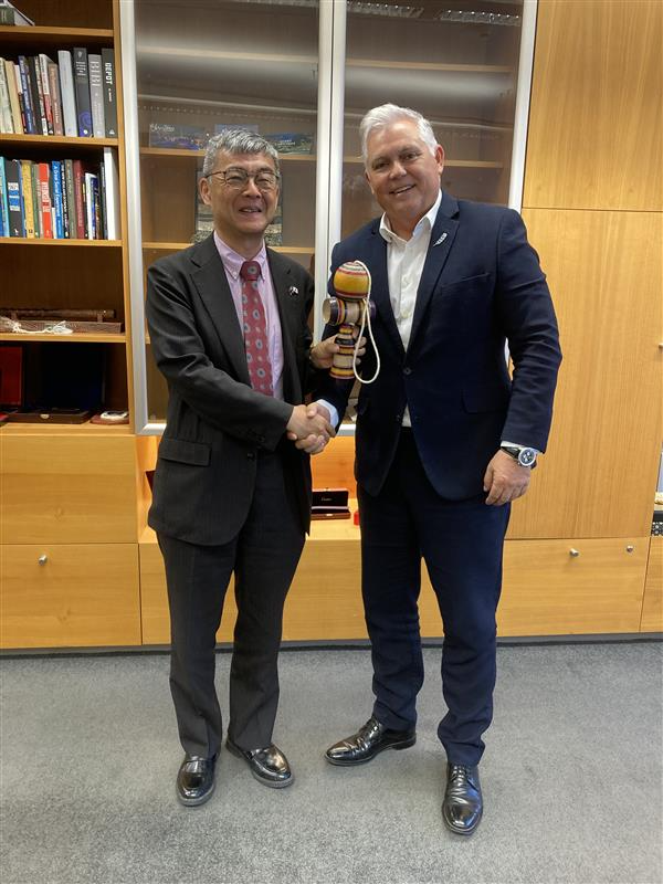 Ambassador Osawa met with Hon Mark Mitchell, Minister for Ethnic Communities, on 20 February to discuss how we can cooperate to ensure the wellbeing of the Japanese community. We’re lucky to have a big fan of Japan like him as a minister!🤝