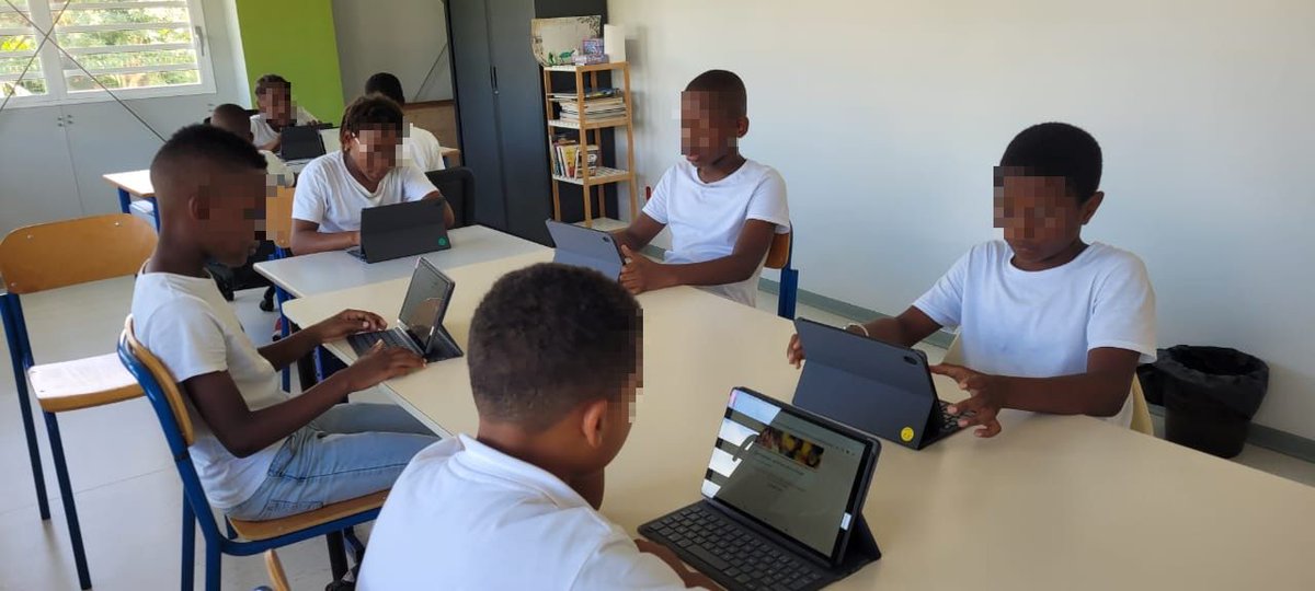 Ecole Anne Marc "Bien être à l'école": Dans le cadre du projet FIP&amp;du projet ERASMUS, les élèves ont répondu à un questionnaire sous format numérique pour donner leur avis concernant l'aménagement de l'école. Des enfants impliqués dans un environnement serein pour mieux apprendre