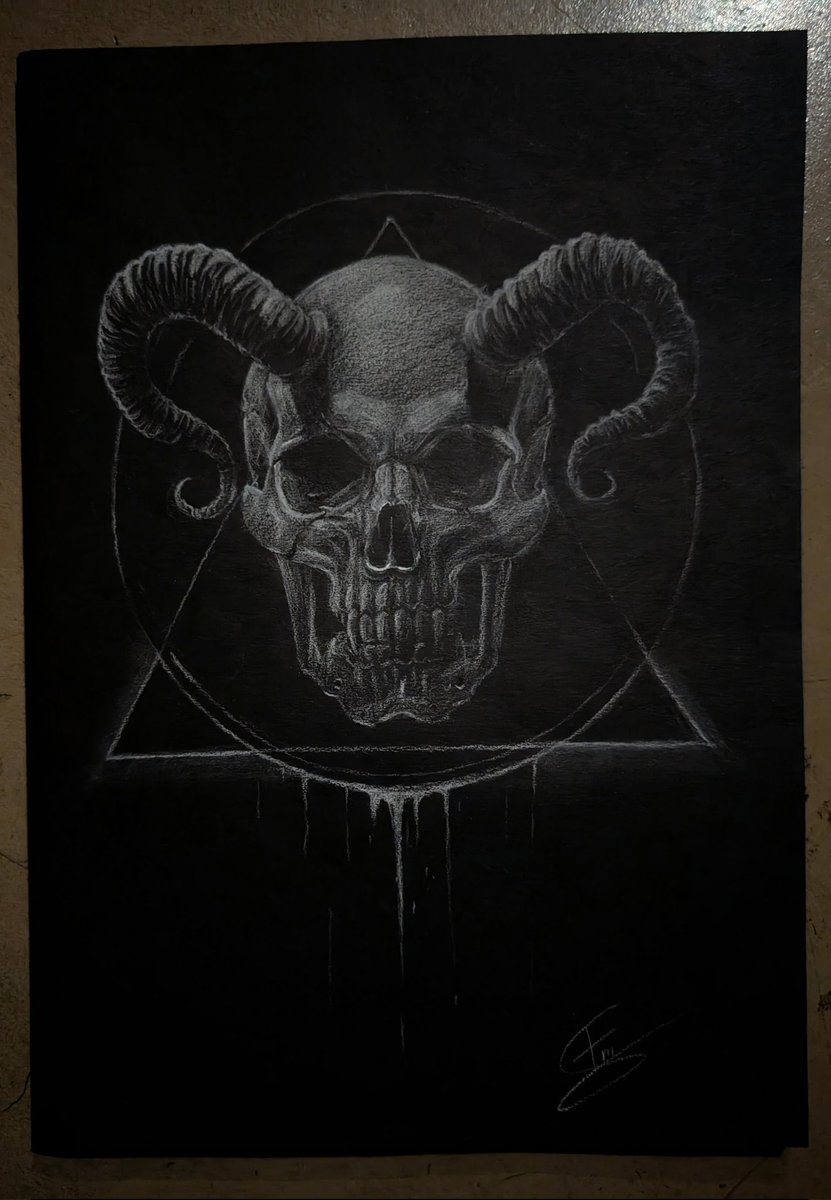 Trying out some black paper #drawing 
#art #dark