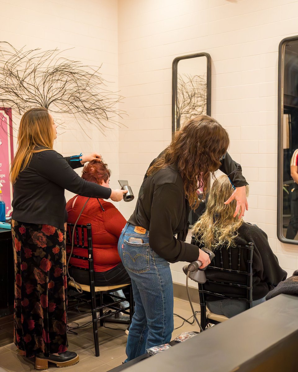 Say cheese! 📸 ✨ 

We’re celebrating YOU at Feminist First Friday by offering free professional headshots from photographer Hannah Chalfant and glam touch-ups with Hightide Salon artists. 

📍Hartwell, 620 W South Street
📆 Friday, March 7th  🕔 5-8pm