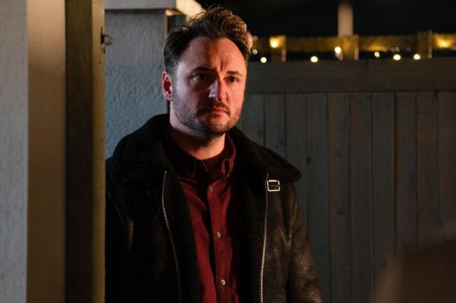 The first baby born on #EastEnders Martin Fowler is officially dead 😭💔 

The definition of a legacy character and I can’t actually believe he’s gone 😢😢

Round of applause to James Bye. It’s hard to be a recast but when I think of Martin Fowler I’ll think of him.

#EELive