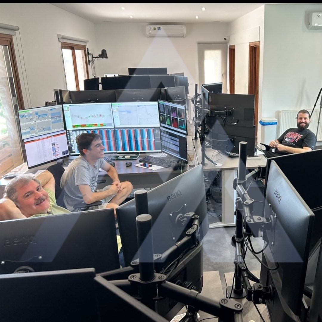 AxiaFutures's tweet photo. To succeed in a trading firm you need to be a social hustler. Developing learning relationships with the best traders increases your baseline rapidly.
-Alex Haywood
#axiafutures #trading #tradingfirm #traders #cyprus https://t.co/YJ51faf9dW