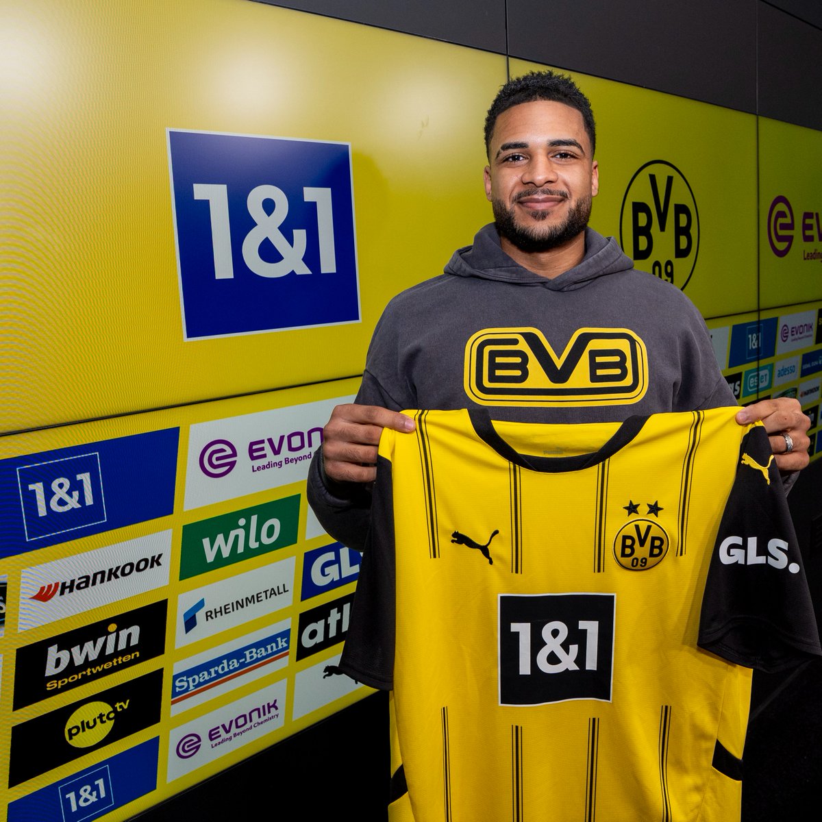 カバルとプロ契約を締結 ✍️ ボルシア・ドルトムントはU-17ドイツ代表