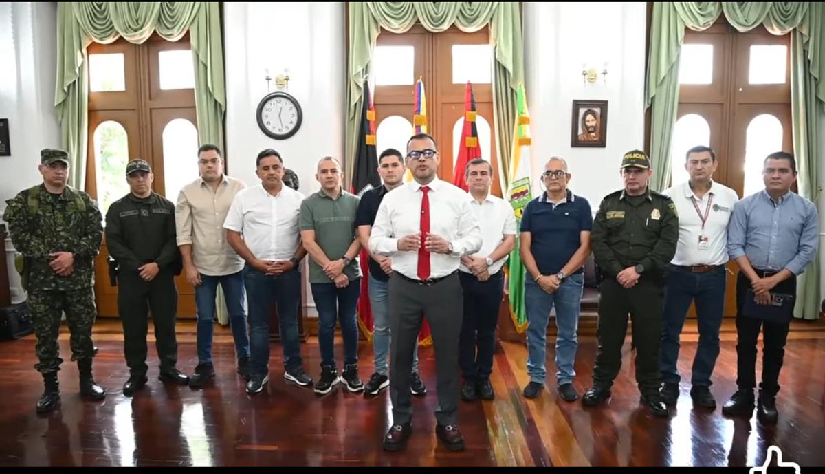 Qué tal el faraón de <a href="/Jorgeacevedocuc/">Jorge Acevedo</a>, solo le gusta posar para los videos que le dan likes. Fue el único alcalde del área metropolitana que no asistió a la reunión donde se tomaron medidas por la inseguridad. Fijo debe estar de viaje de negocios con sus amigos torcidos.