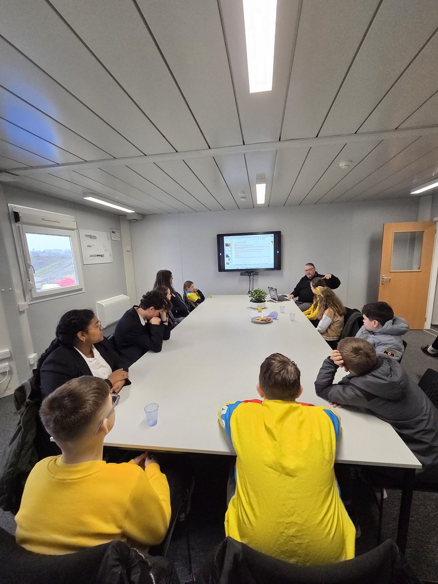 marys_rc's tweet image. Diolch yn fawr iawn to Rhys Williams from Willmott Dixon for giving the Senedd Ministers a comprehensive and exciting update of the BCA Project, which will be shared with their campuses. 
@Illtyds_RC
@StAloysiusRC
@BishopHedleyRC
#ComingSoon 
#BuildProgress 
@WillmottDixon