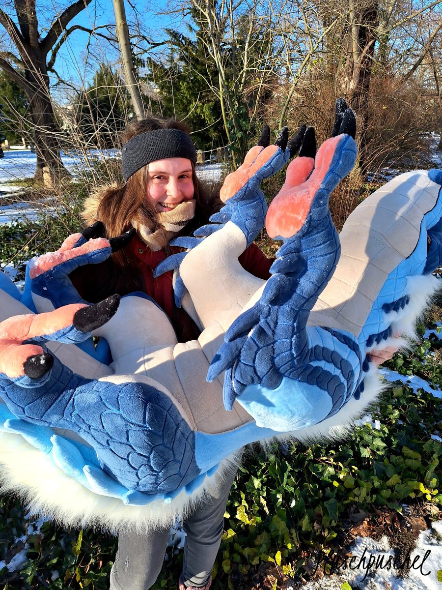 People love Tobi-Kadachi... so here is a littlesize comparison hehe~
He is 8kg and 160cm in total
Heavy fella xD
Thanks to my boy for the pictures 🫶