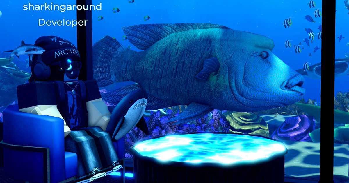 AquaticaStudios's tweet image. A Humphead Wrasse or known as a Napolean fish swims up to the glass and gives @Sharking_Around a fin! 

Did you know, Humphead Wrasse can grow up to 2 meters long and 180 kilograms? THAT’S HUGE!!

#Roblox #RobloxDevelopment #Ocean #Aquarium #OceanConservation
