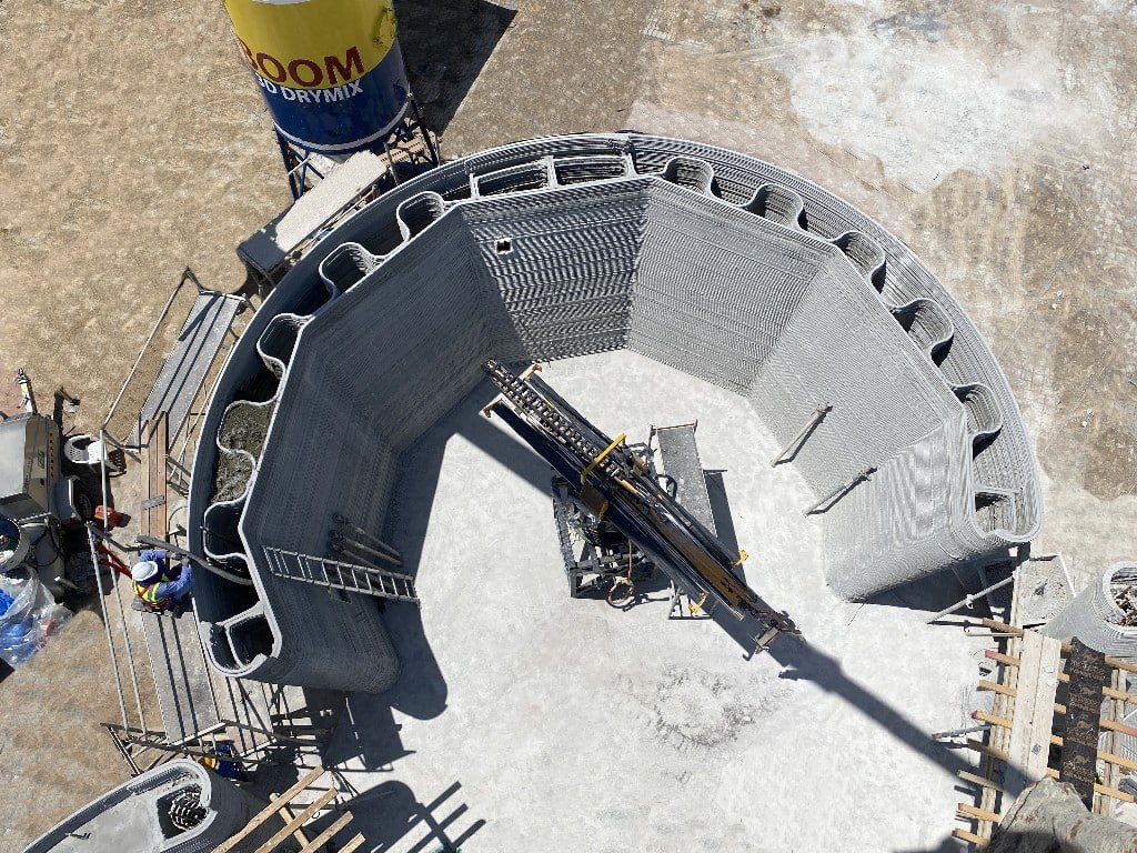 Why we like curves (in #walls) 👀

Hint: it has to do with #resilience and #aerodynamic!

Also, #3Dprinting can do curves at no additional cost (vs traditional construction that may charge you extra for custom shapes!)

Learn more here (under Updates):  startengine.com/offering/apisc…