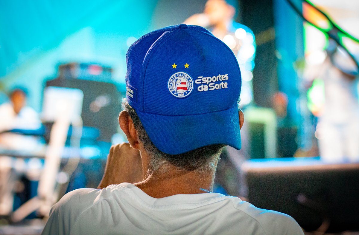 _oliveirarick's tweet photo. Na terças da benção no Pelourinho, sempre haverá um ''Bahêa''

📸

@ecbahia 

#Fotografia #ECBahia #Salvador #Pelourinho https://t.co/GliYBs3hiX