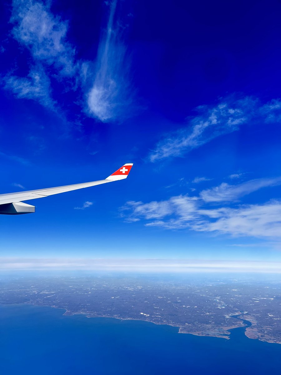 FaizAskari's tweet photo. Clouds below, endless sky above—this is what it feels like to be weightless. #TravelDiaries #skyhigh https://t.co/GCSI2KKW0u