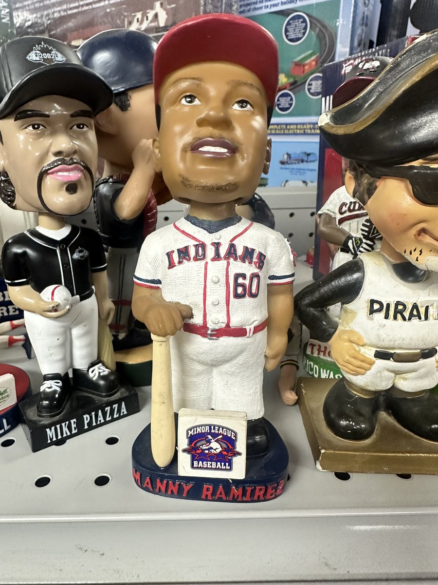 BigGilli's tweet image. Found the holy trinity of Red Sox related bobbleheads at this hobby shop in Pittsburgh