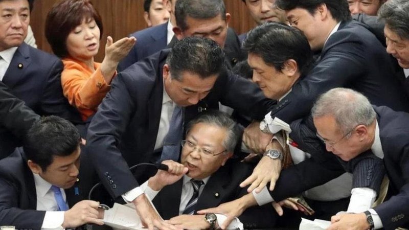 “If you think the Kingdom Hearts story is confusing you might not be at a reading comprehension level to be using social media”