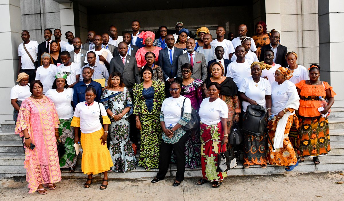 UNHCRCongo's tweet photo. On 20th February, the Central African Minister of Action &amp; President of the CAR Platform met refugees in Brazzaville. She urged them to consider returning home, stressing the government's efforts, with support from partners like UNHCR, to ensure a safe return. #CARSolution https://t.co/PS71z2aoTo